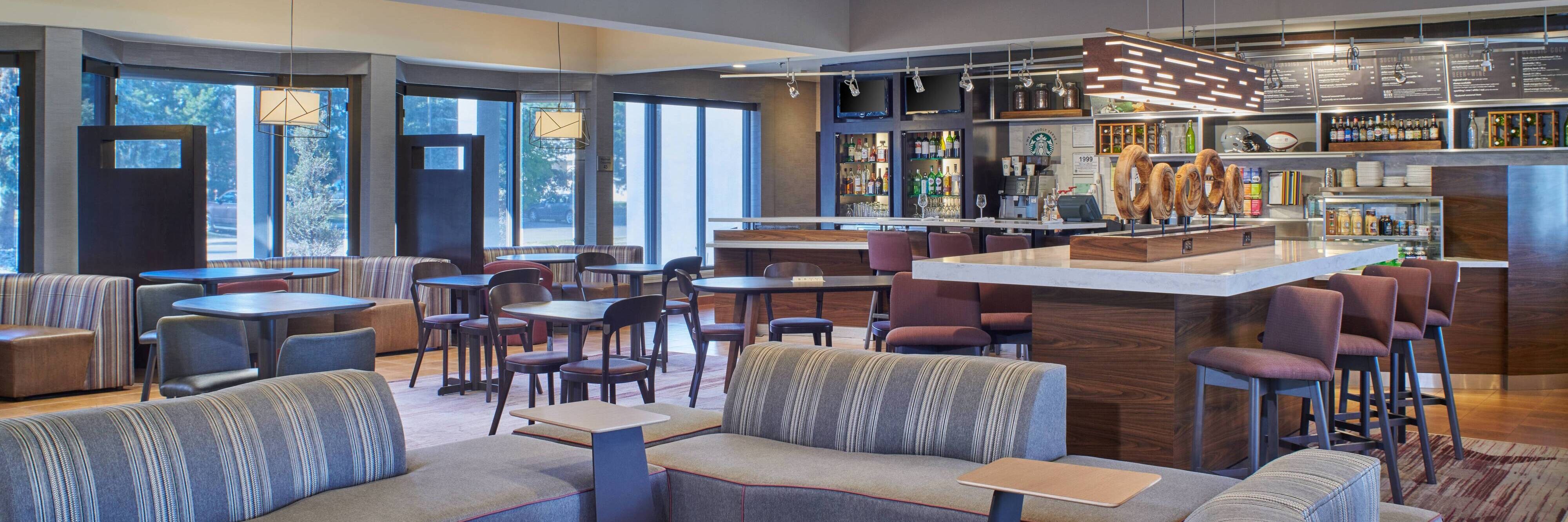 Courtyard by Marriott Detroit Warren
