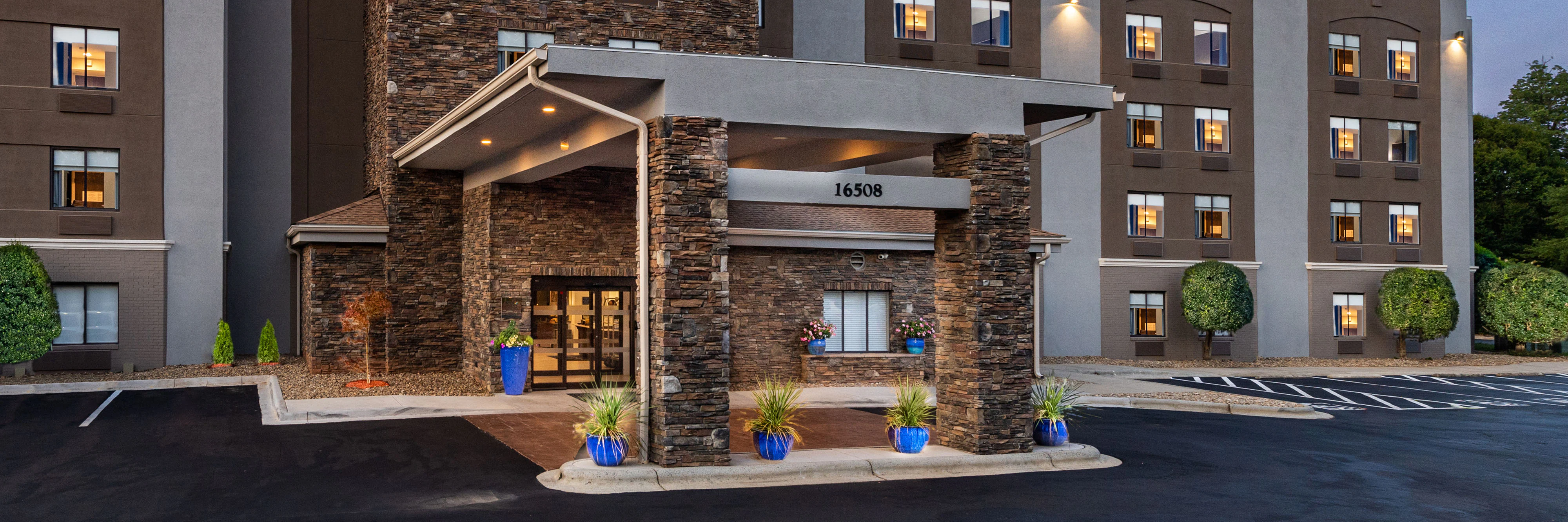 Four Points by Sheraton Charlotte - Lake Norman