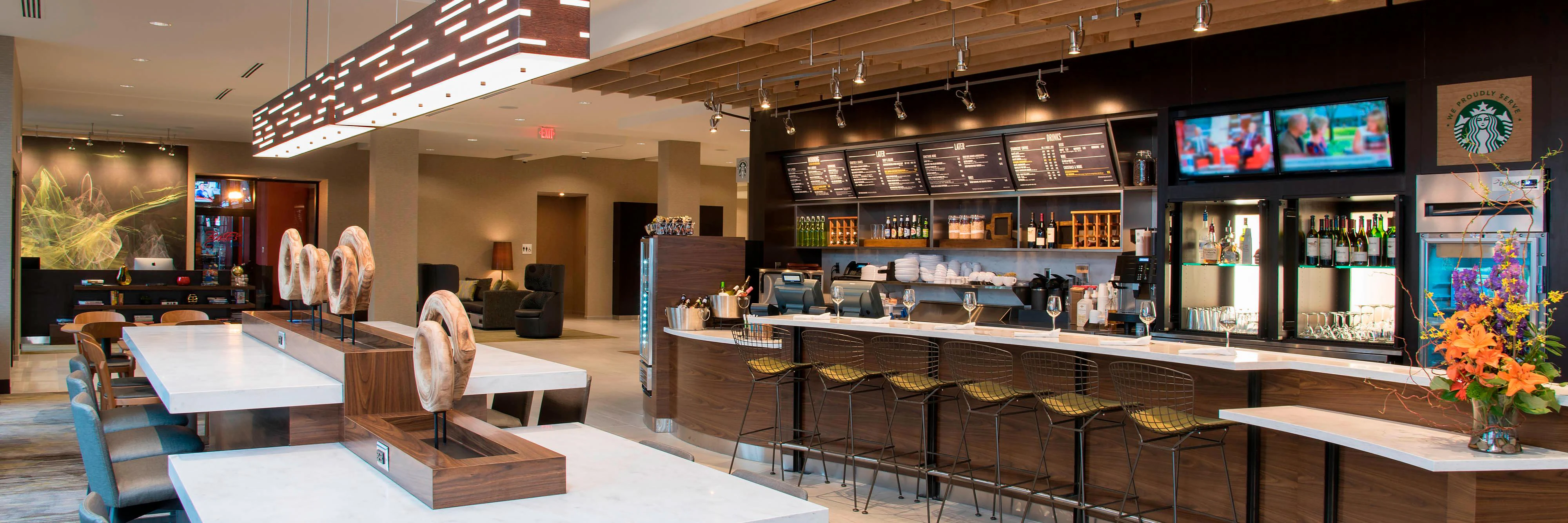 Courtyard by Marriott Holland Downtown