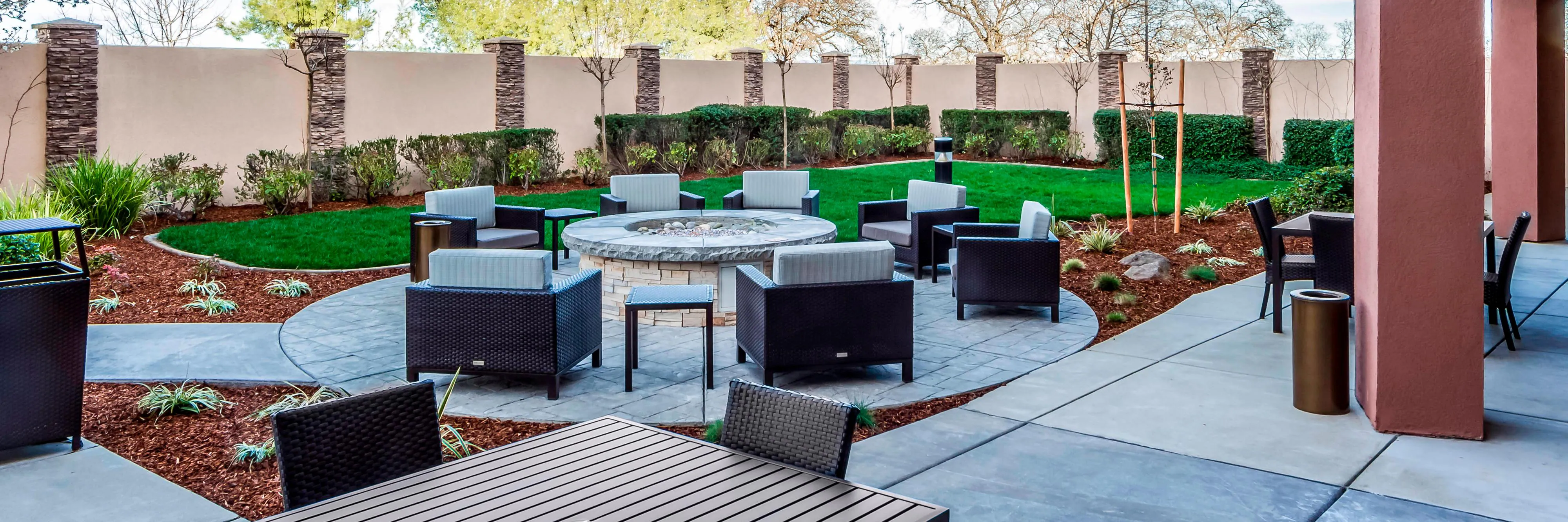 Courtyard by Marriott Roseville Galleria Mall/Creekside Ridge Drive