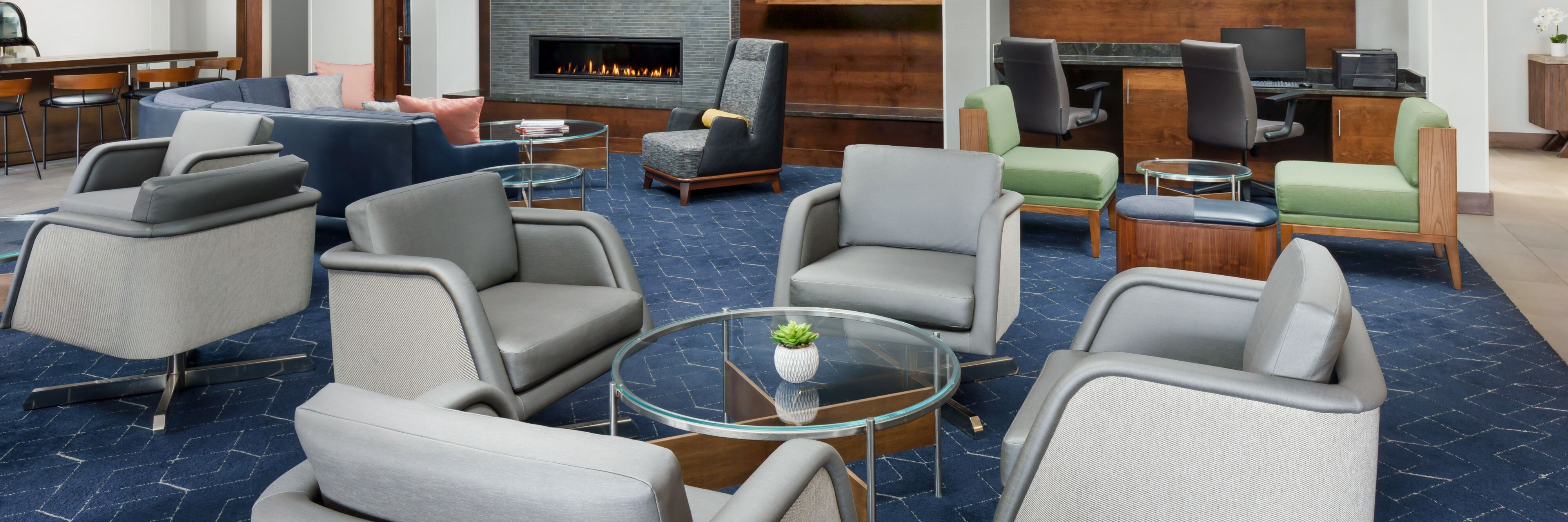Courtyard by Marriott Manchester-Boston Regional Airport