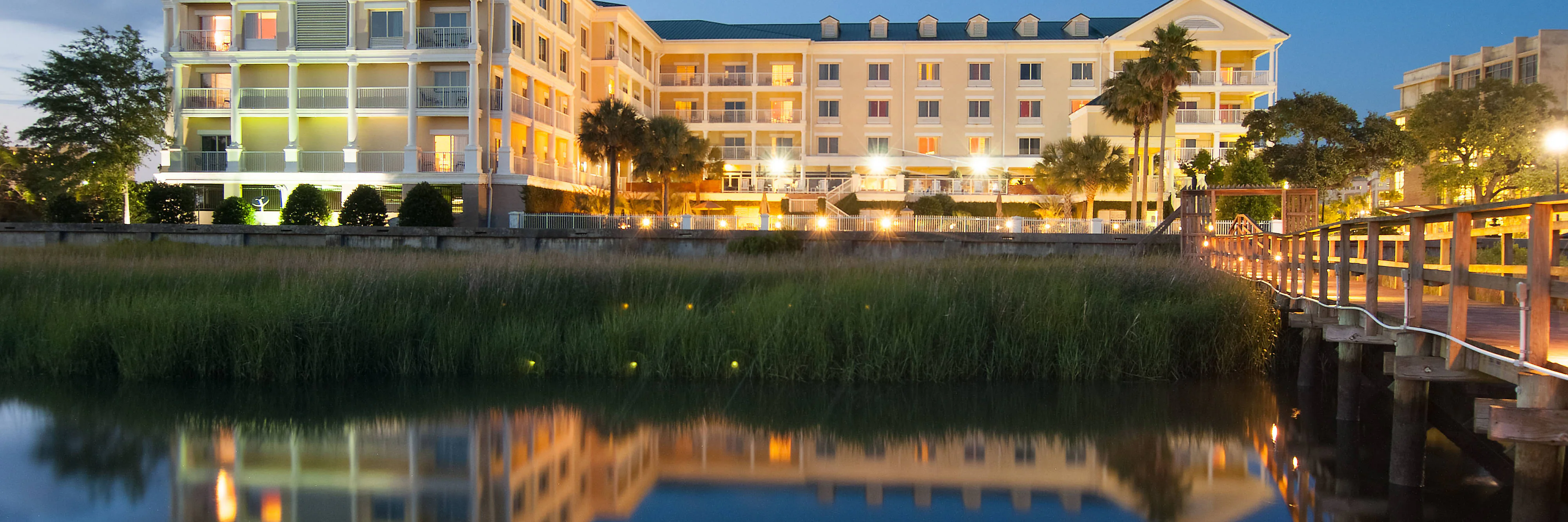 Courtyard by Marriott Charleston Waterfront