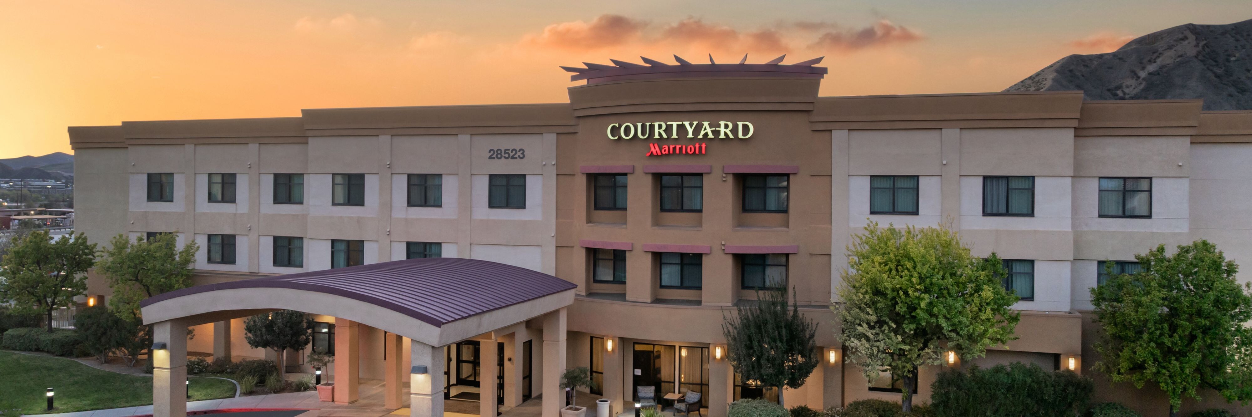 Courtyard by Marriott Santa Clarita Valencia