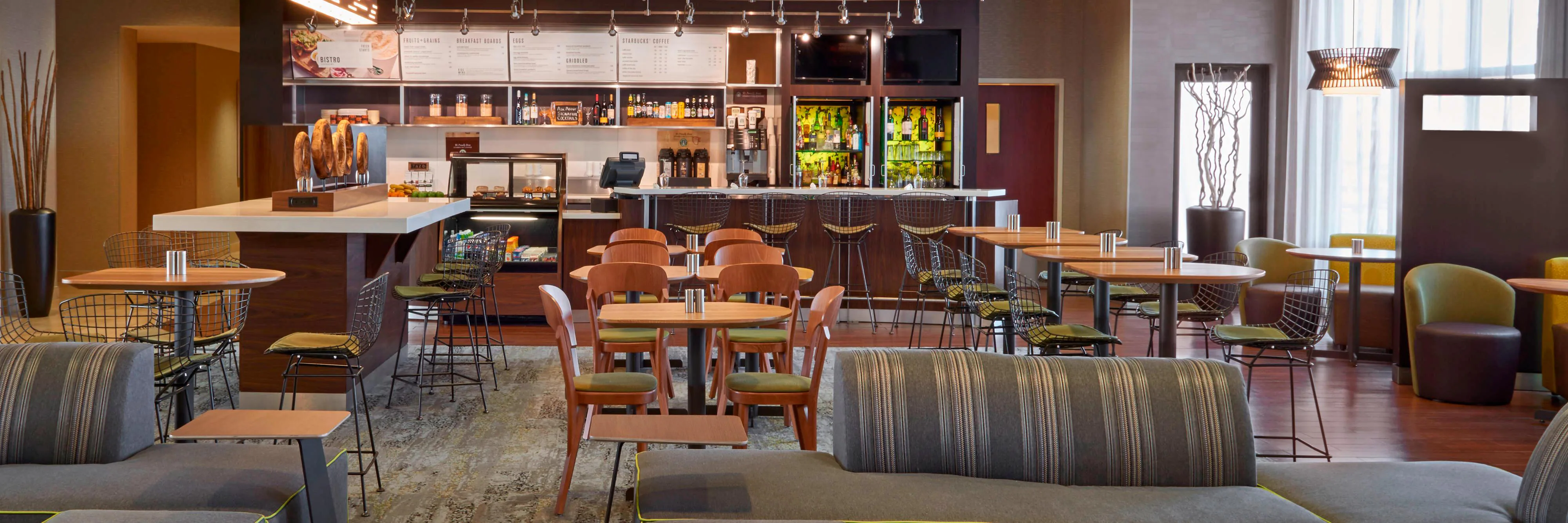Courtyard by Marriott Kingston Highway 401/Division Street
