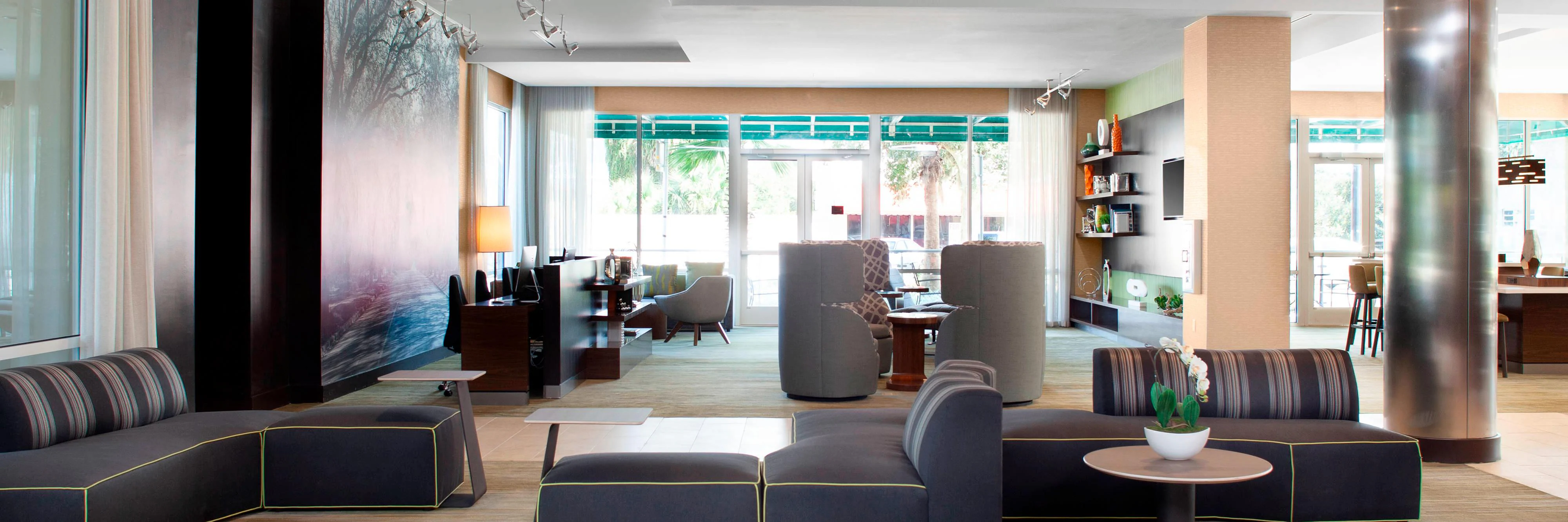 Courtyard by Marriott DeLand Historic Downtown