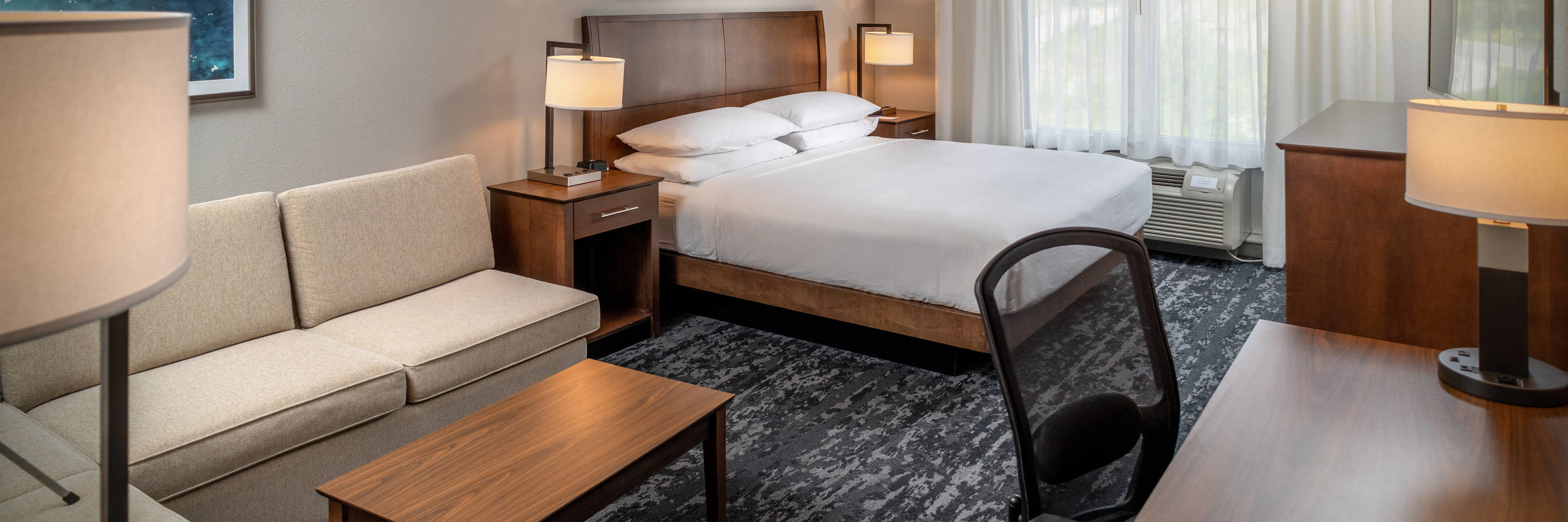 Delta Hotels Huntington Mall