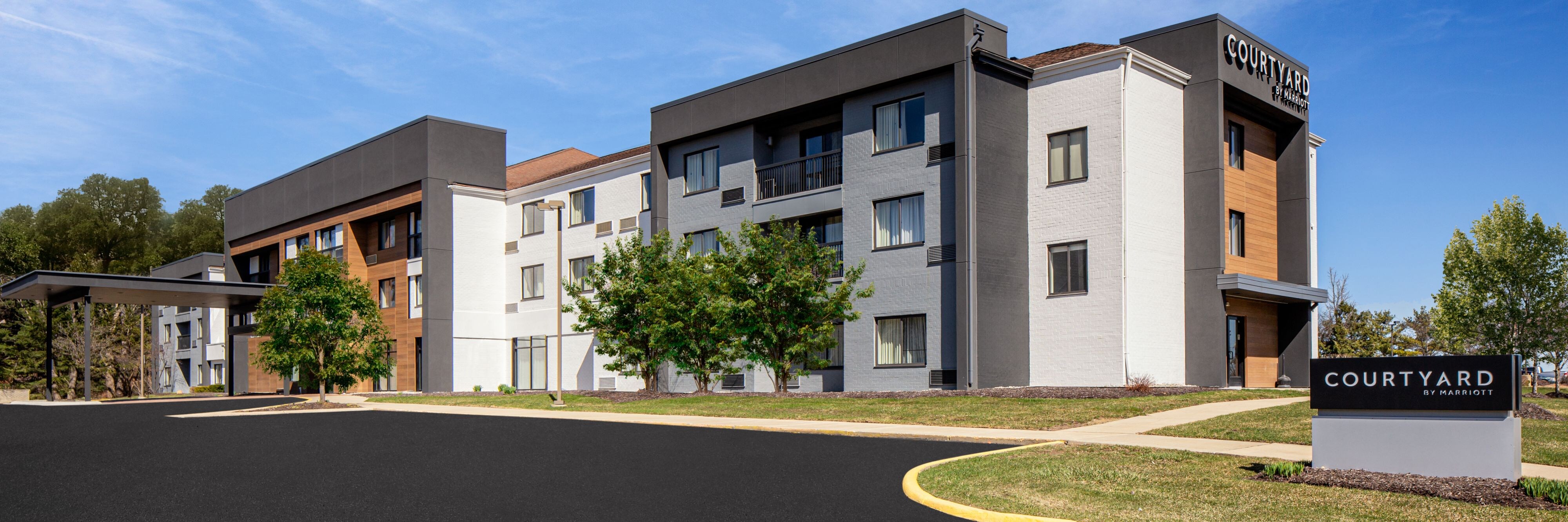 Courtyard by Marriott Detroit Brighton