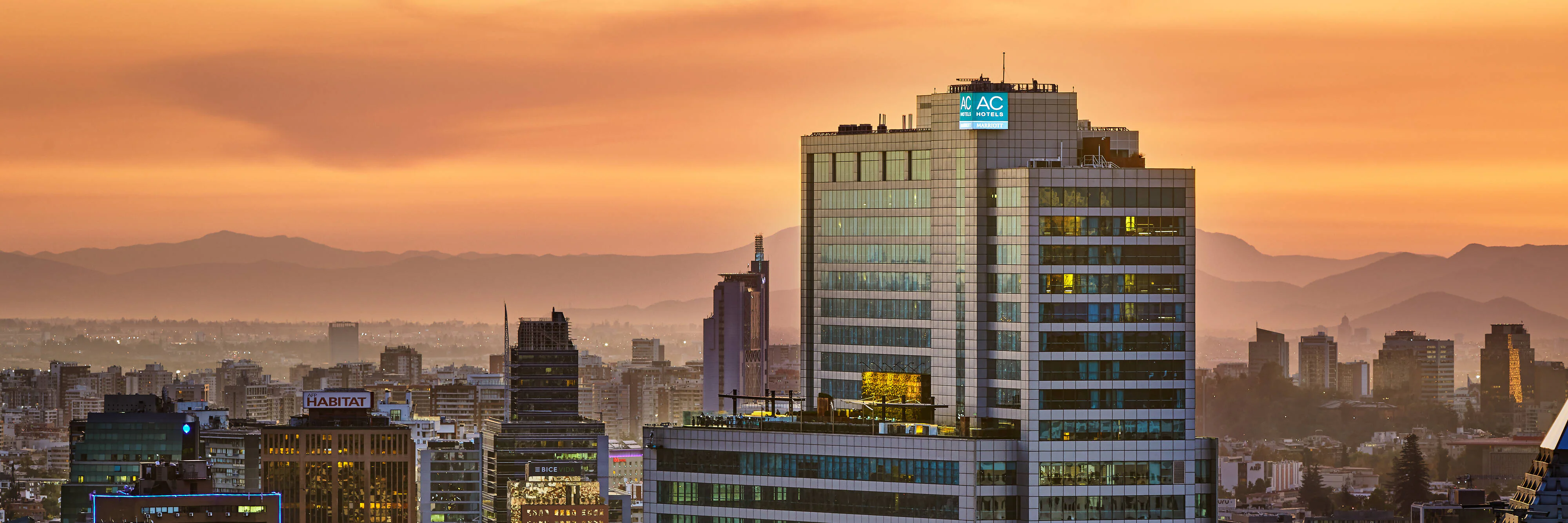 AC Hotel Santiago Cenco Costanera