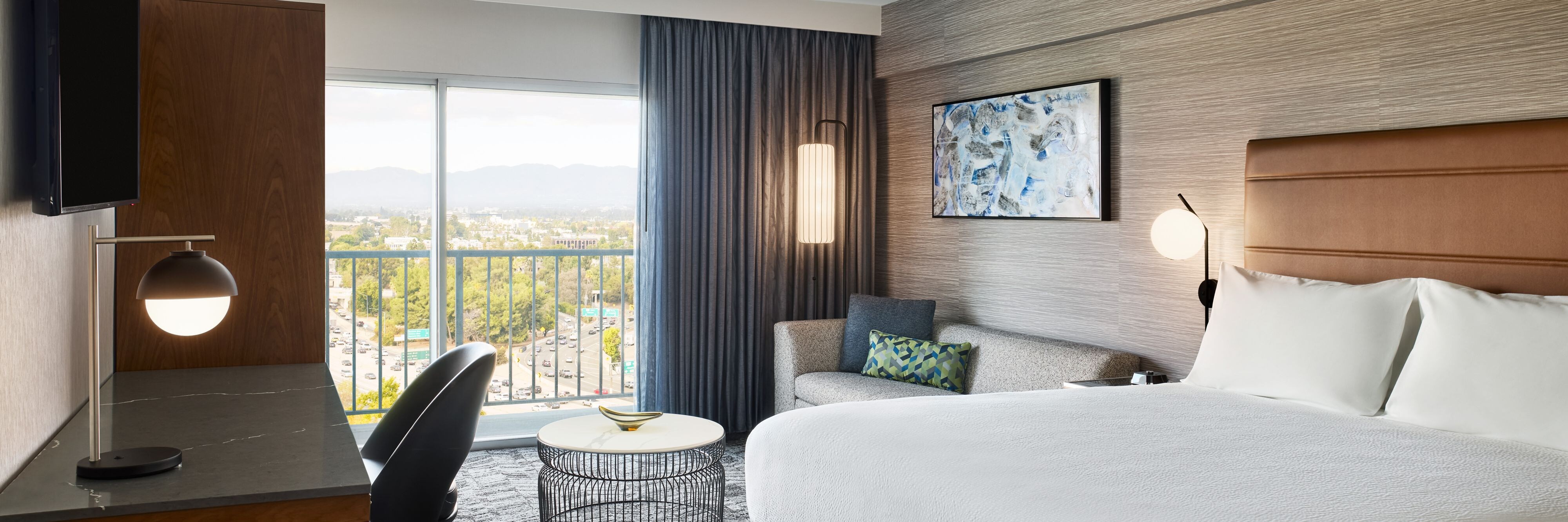 Courtyard by Marriott Los Angeles Sherman Oaks