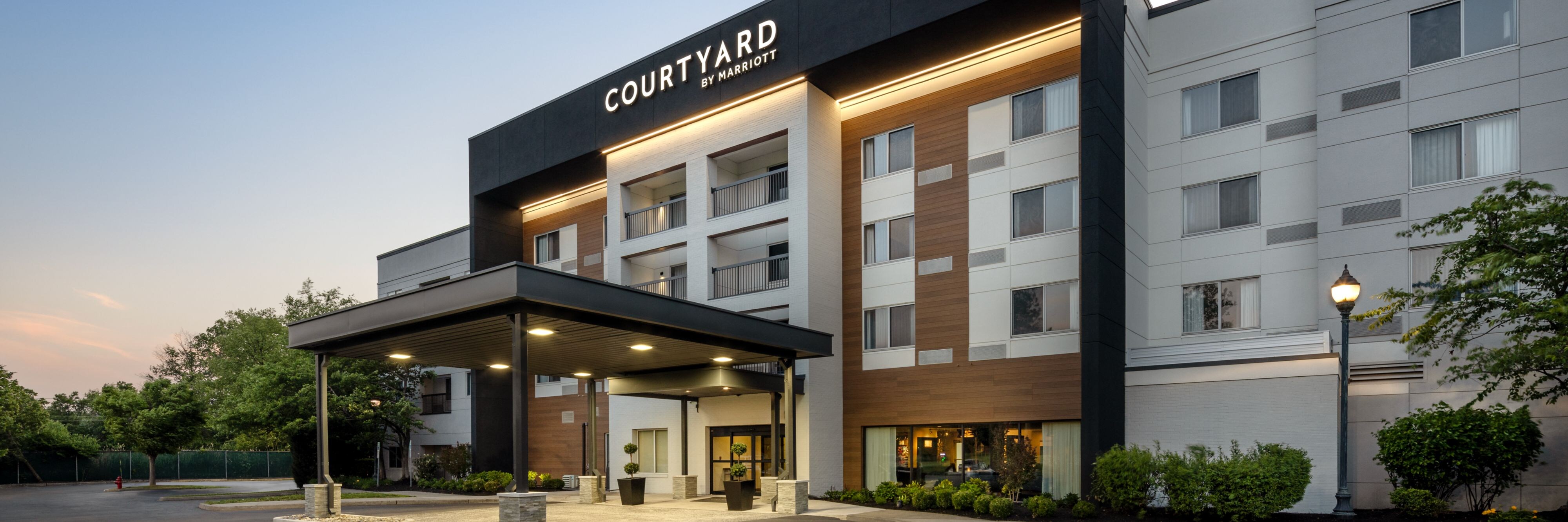 Courtyard by Marriott Edison Woodbridge