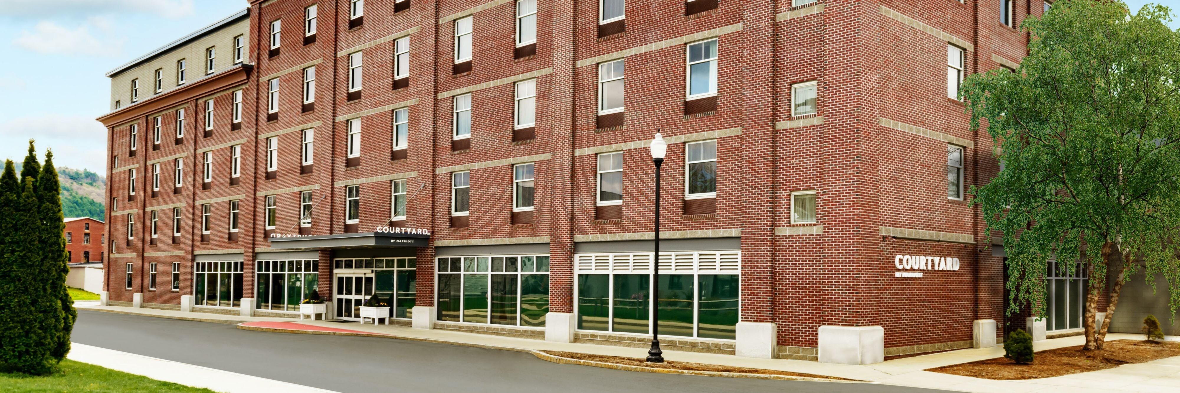 Courtyard by Marriott Keene Downtown