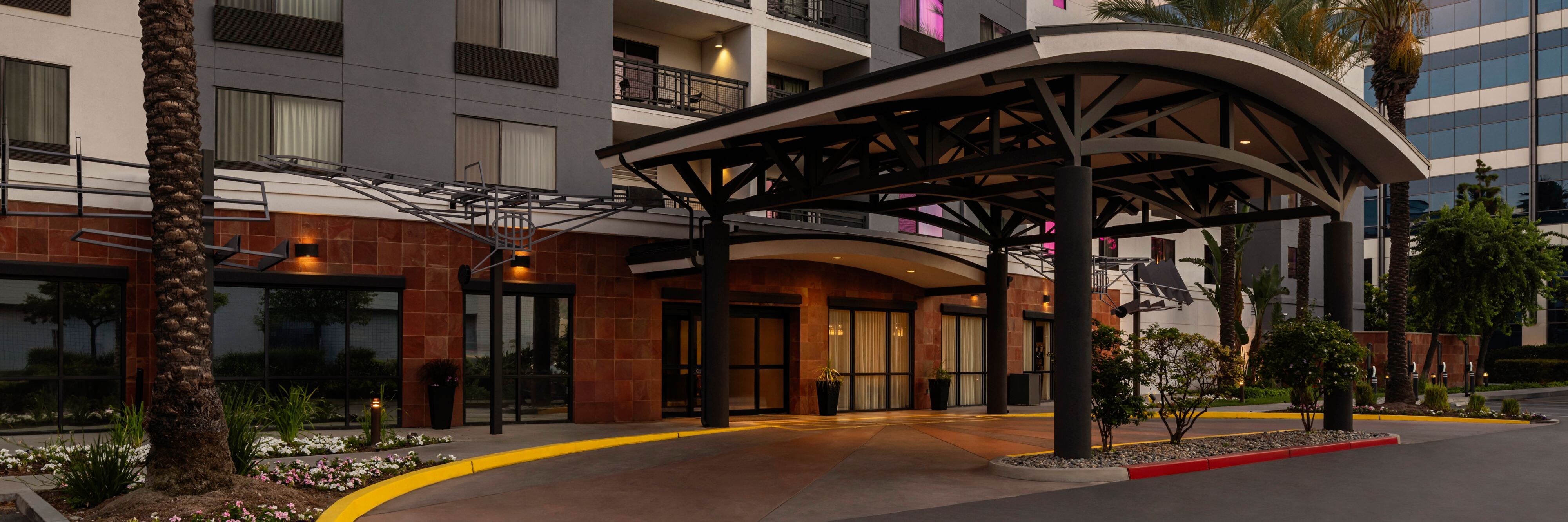 Courtyard by Marriott Los Angeles Burbank Airport
