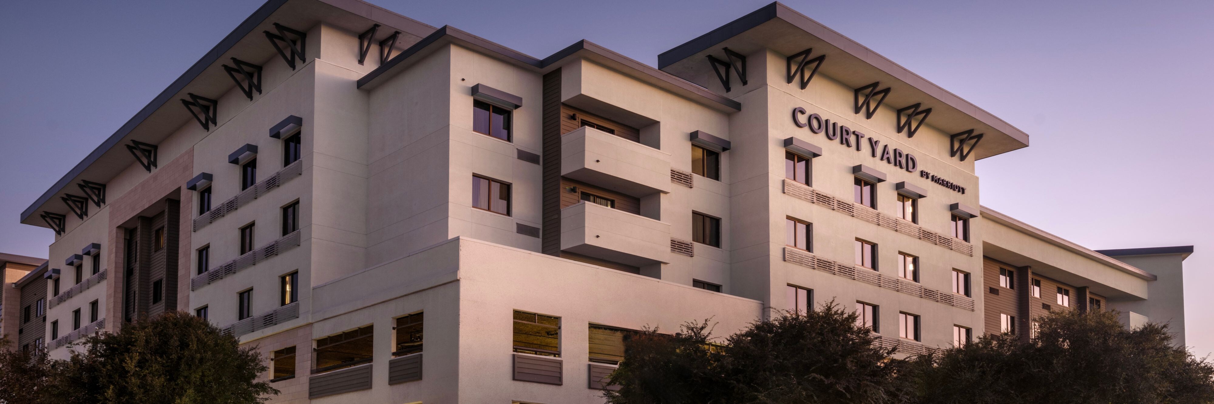 Courtyard by Marriott Redwood City