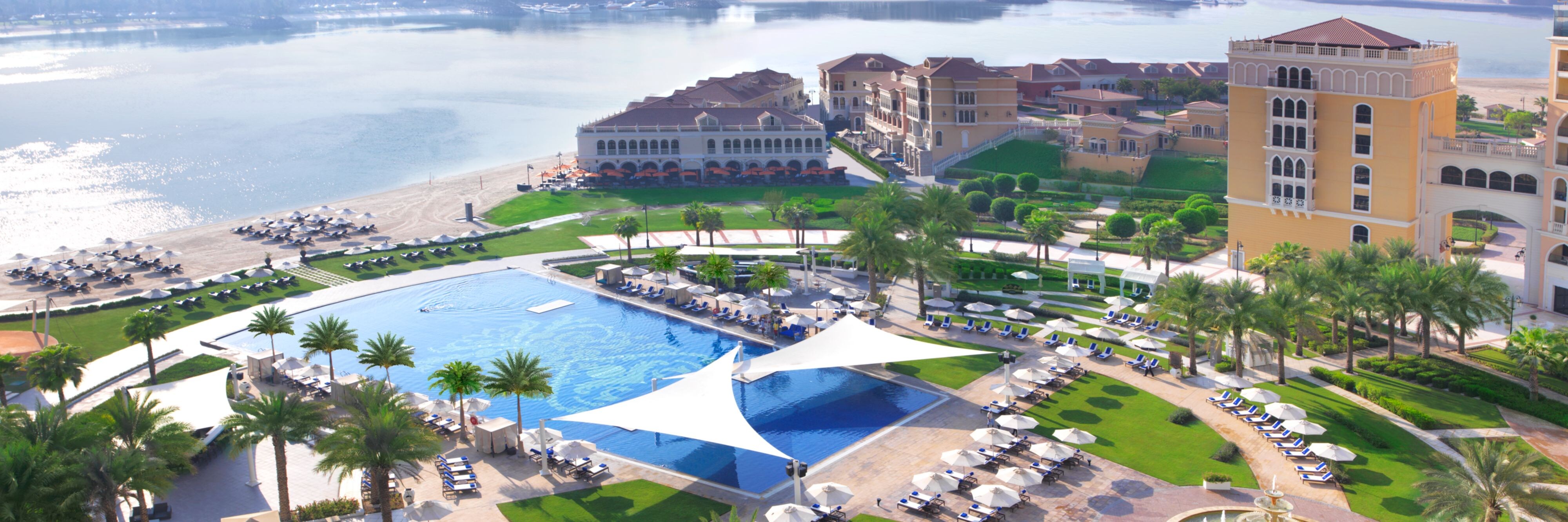 The Ritz-Carlton Abu Dhabi, Grand Canal