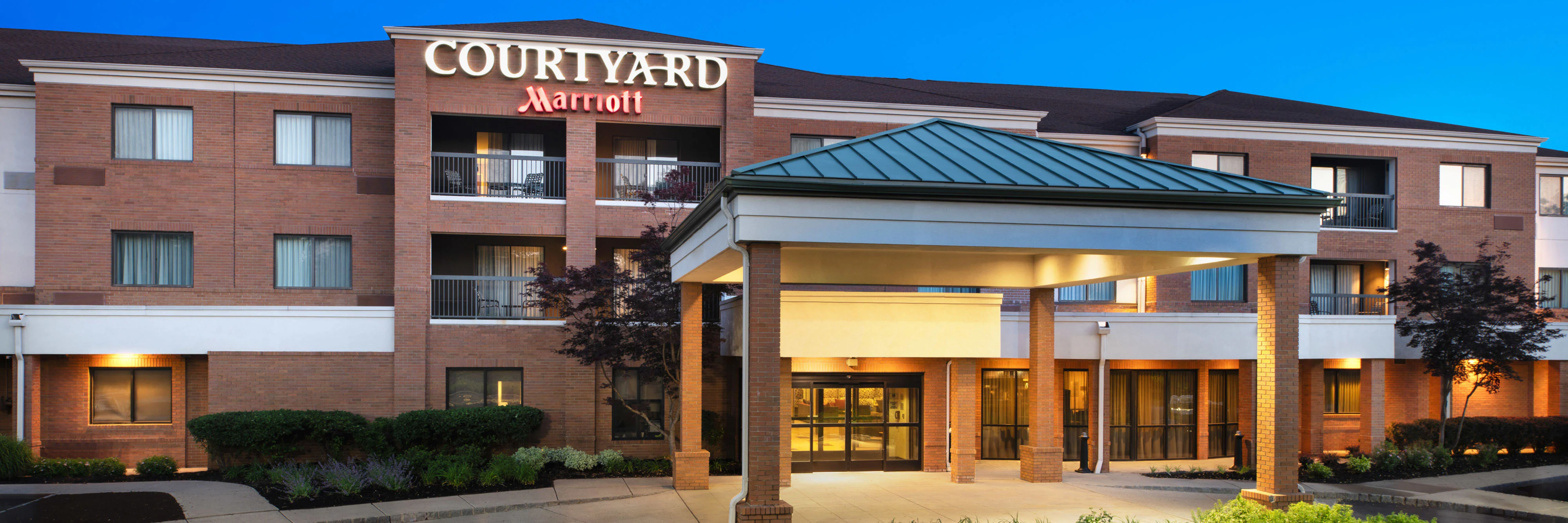 Courtyard by Marriott West Orange